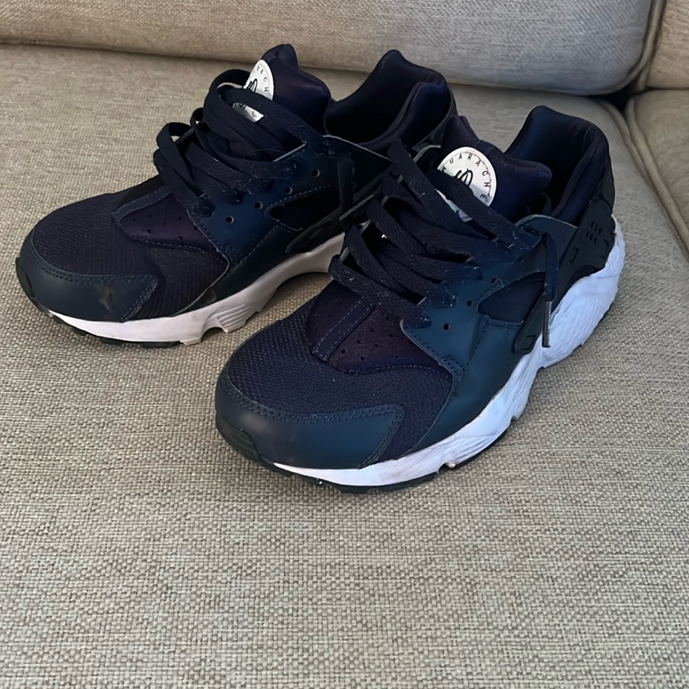 Nike Hurache Grade School Size 6y